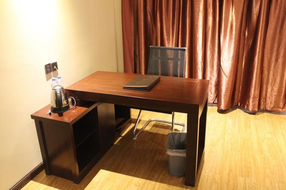 Weishi International Hotel Qing Zhou Esterno foto