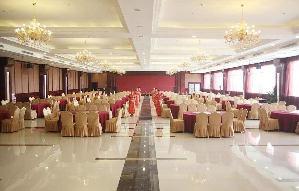 Weishi International Hotel Qing Zhou Esterno foto